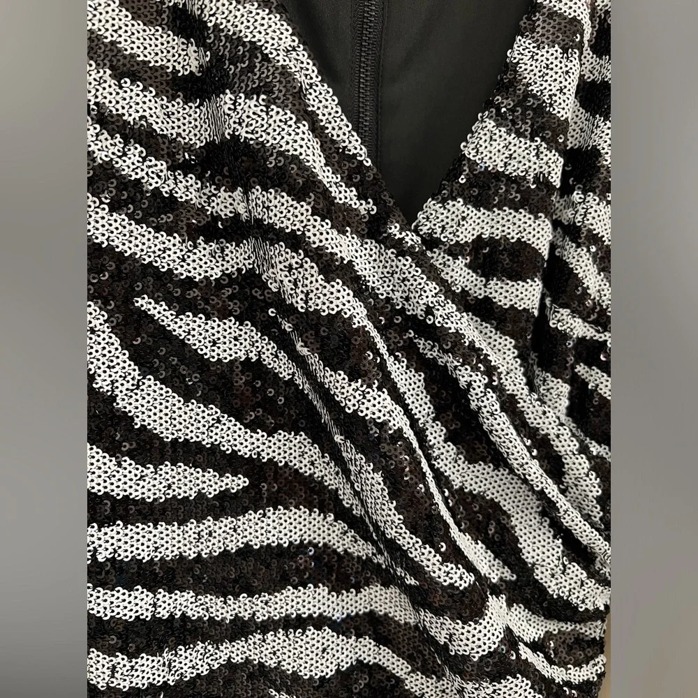 BARDOT Black White Zebra Sequined Ruched Mini Party Dress Size S/ 6 Long Sleeve